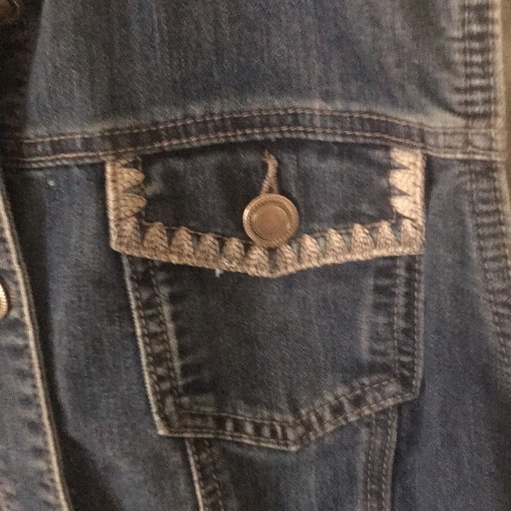 Best - Picture 3 of 4